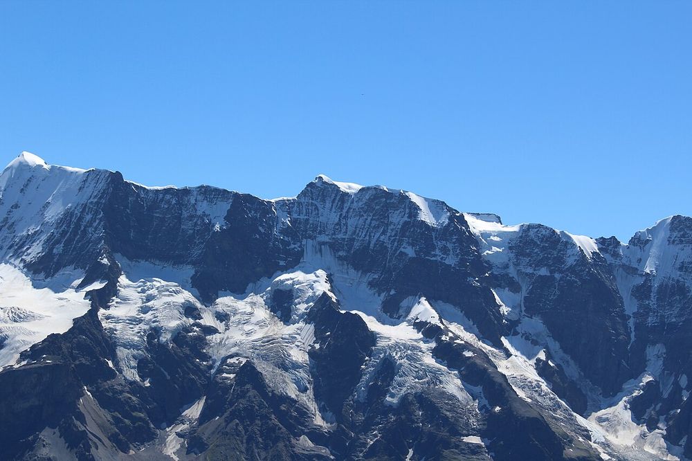 Breitlouwenengletscher zentral in 2016.