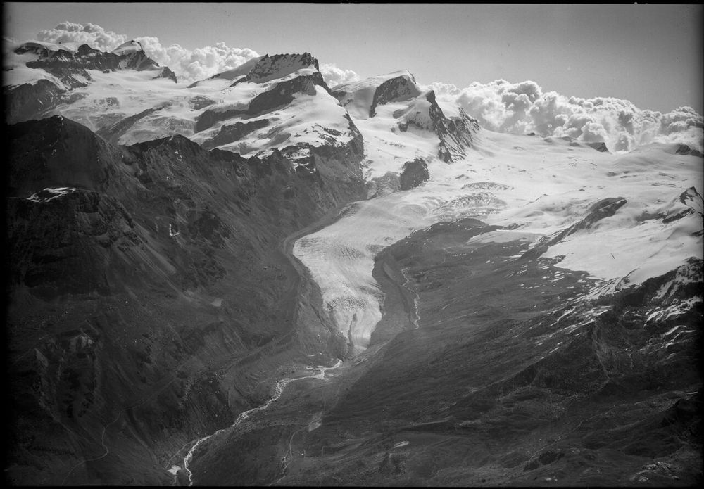 1949, looking east towards the Strahlhorn. Photo: Werner Friedli, ETH Library.